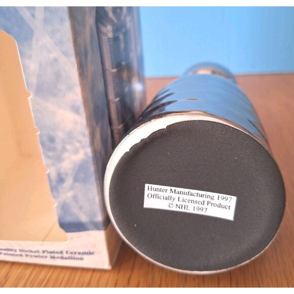 Detroit Red Wings 1997 Stanley Cup Champions Commemorative Stanley Cup Trophy 8" - Picture 7 of 11